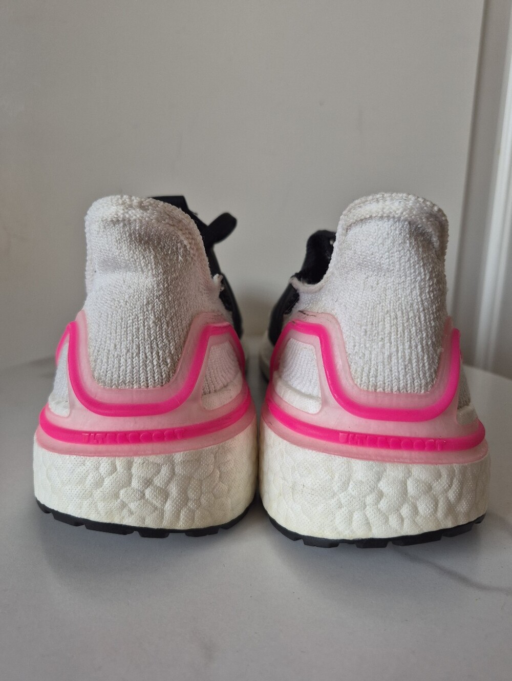 Adidas Women’s Black White Ultraboost Sneakers with Pink Heel Detail Size 9.5 - Picture 3 of 4